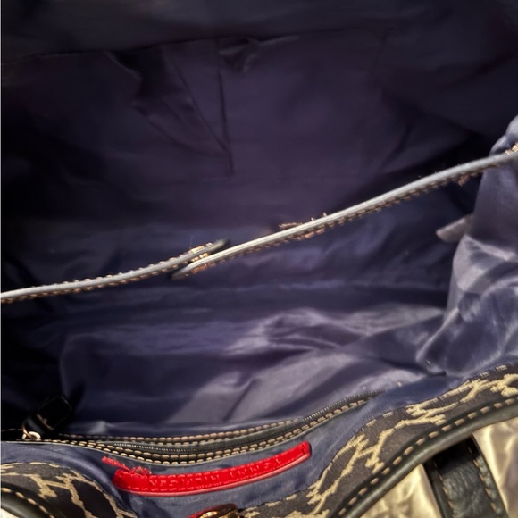 Tommy Hilfiger Handbag - Picture 7 of 9